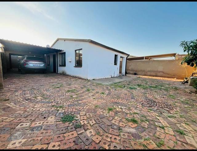 3 BEDROOM HOUSE FOR SALE IN PROTEA GLEN